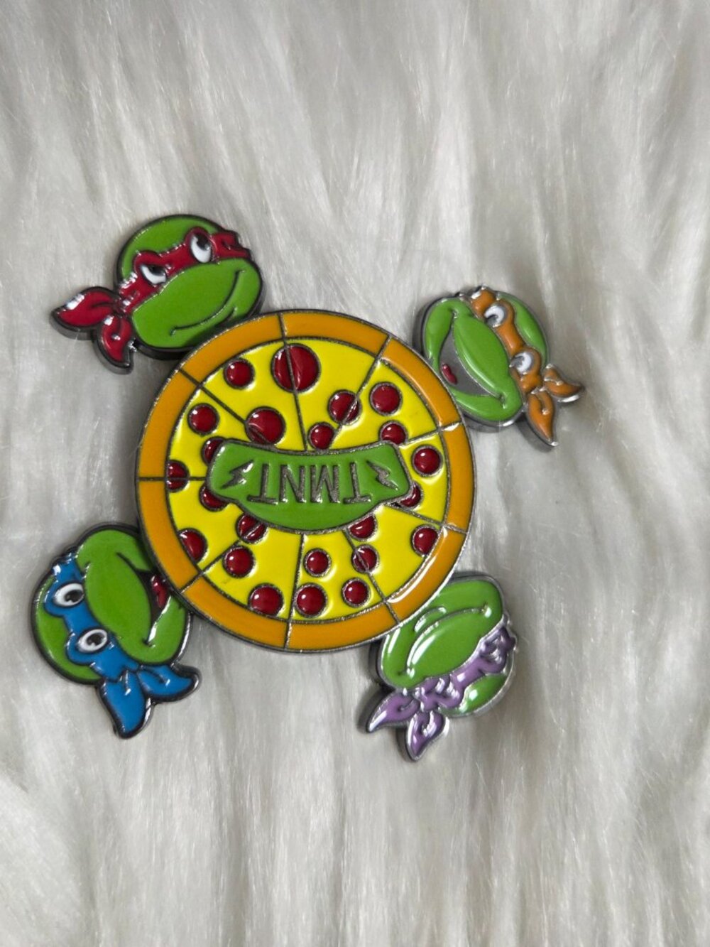 TMNT Pizza Design Pin - Picture 4 of 5